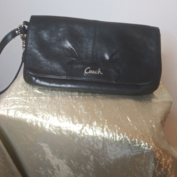 Vintage Coach ruffled wristlet - Picture 1 of 4